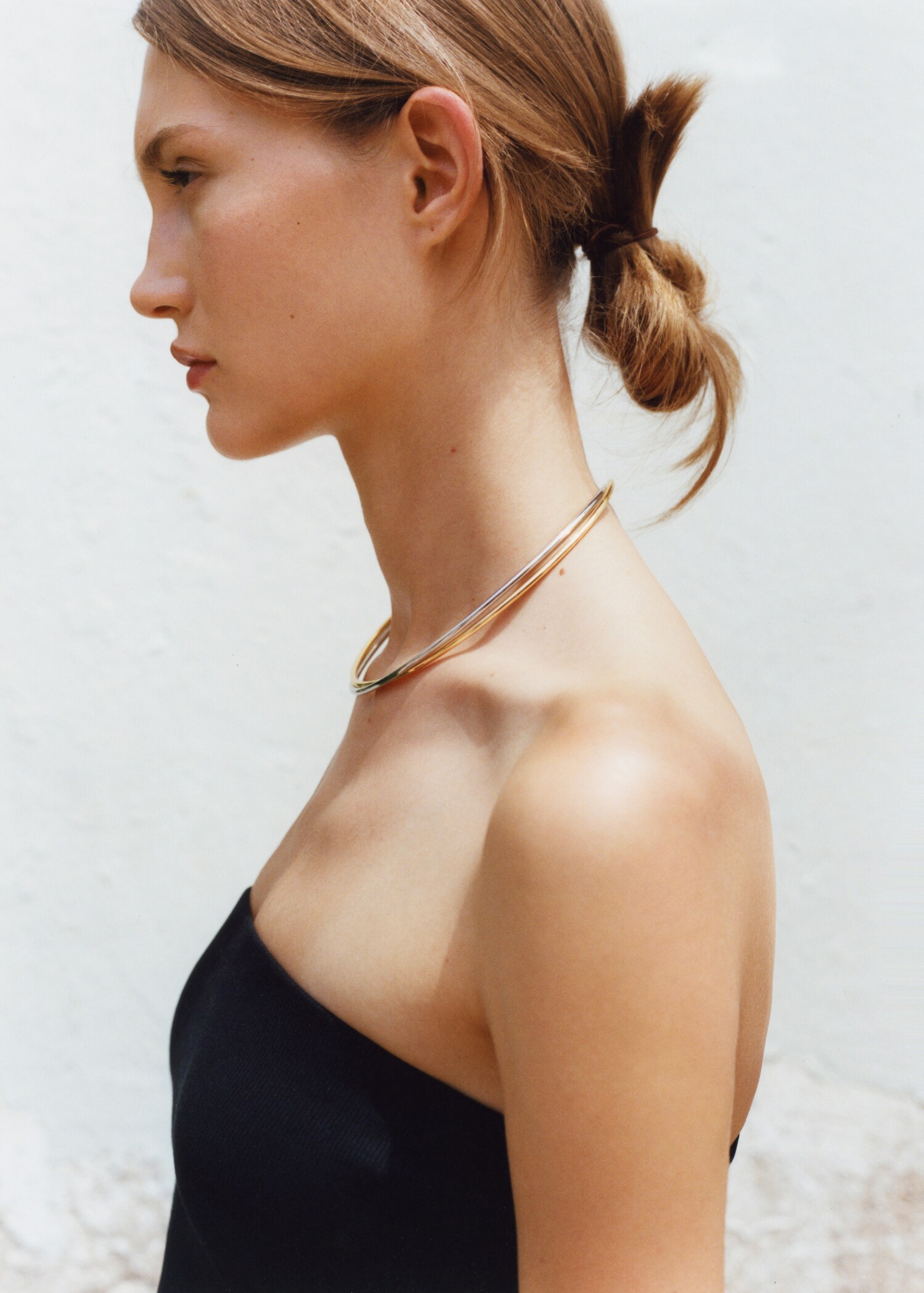 Interlocking hoop earrings and choker
