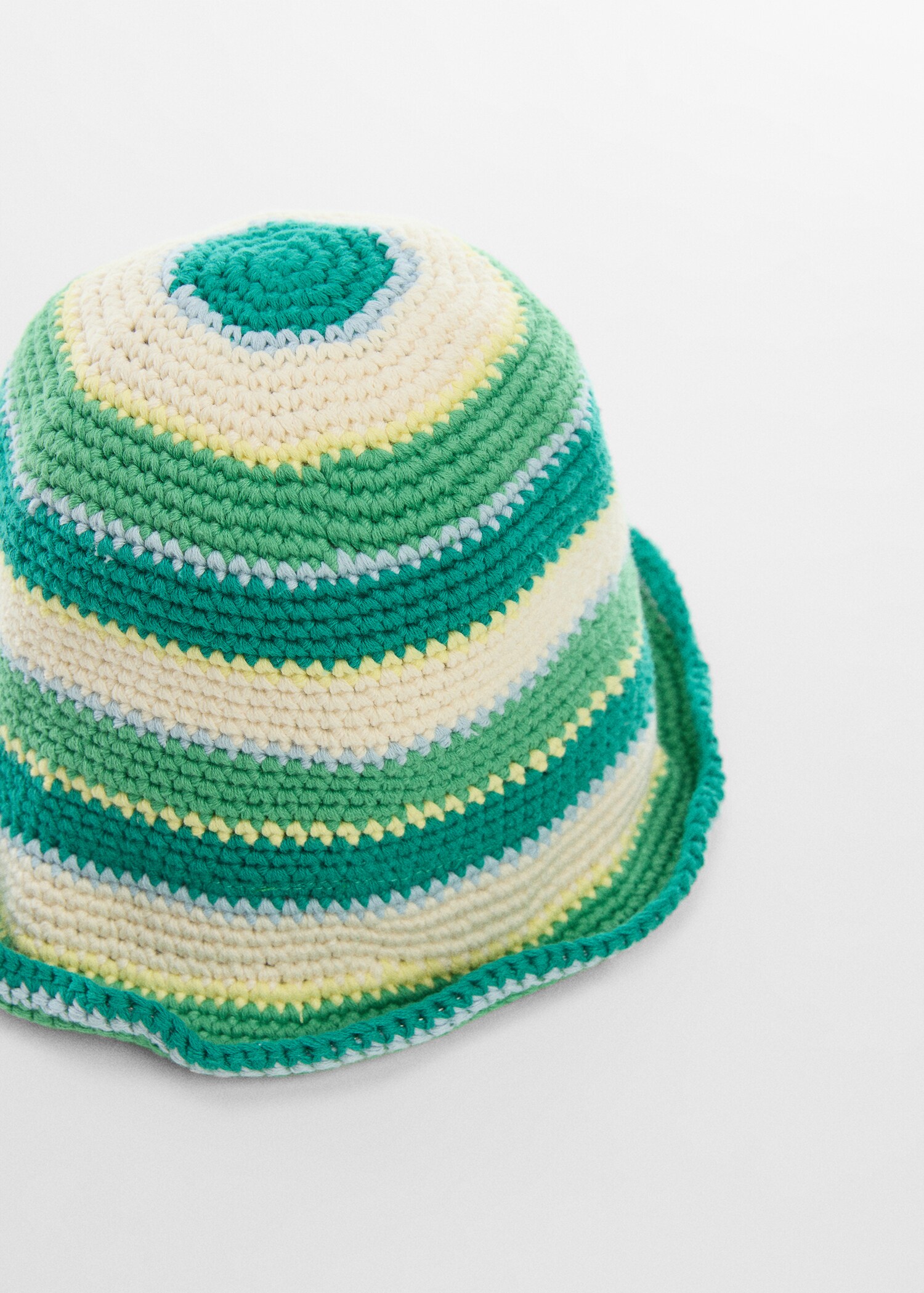 Crochet bucket hat