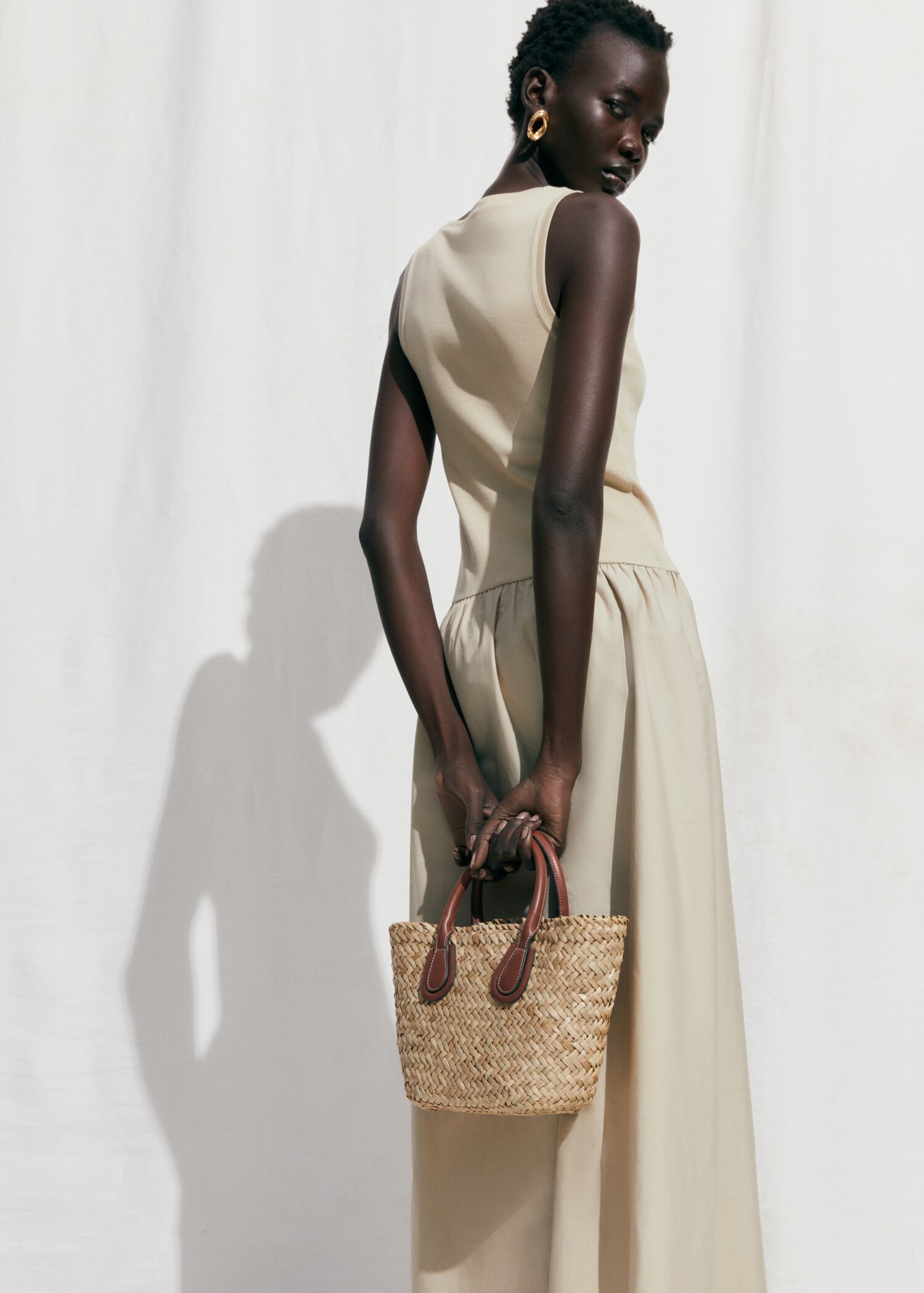 Natural fibre basket bag