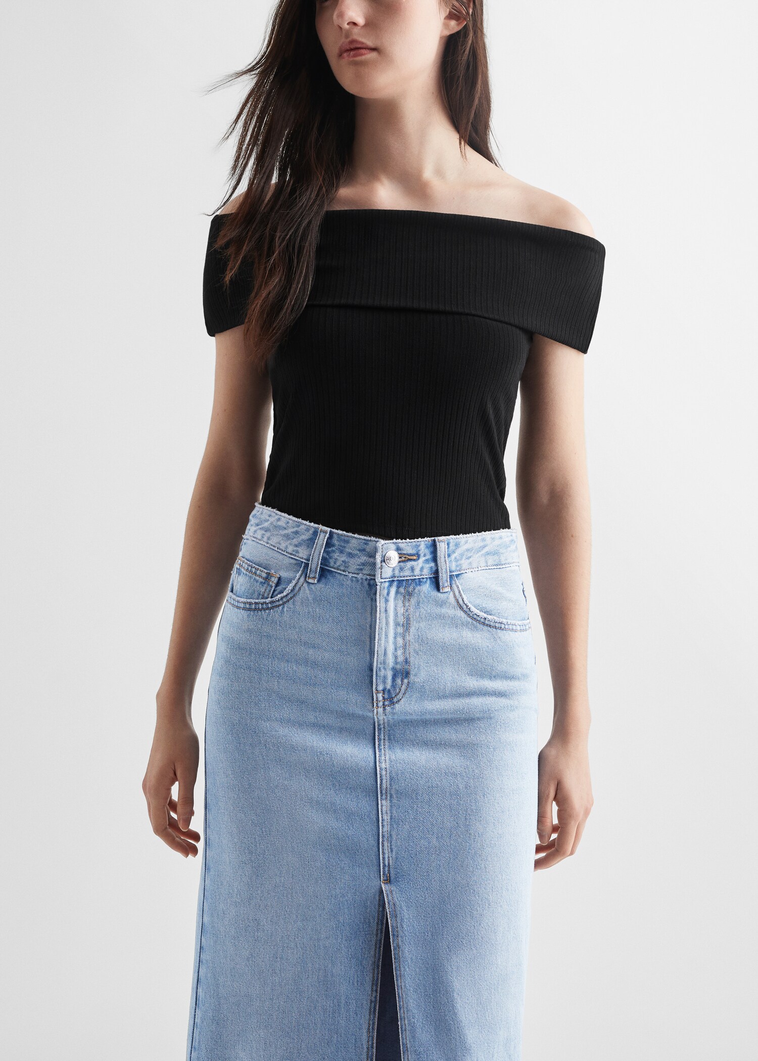 Slit denim skirt