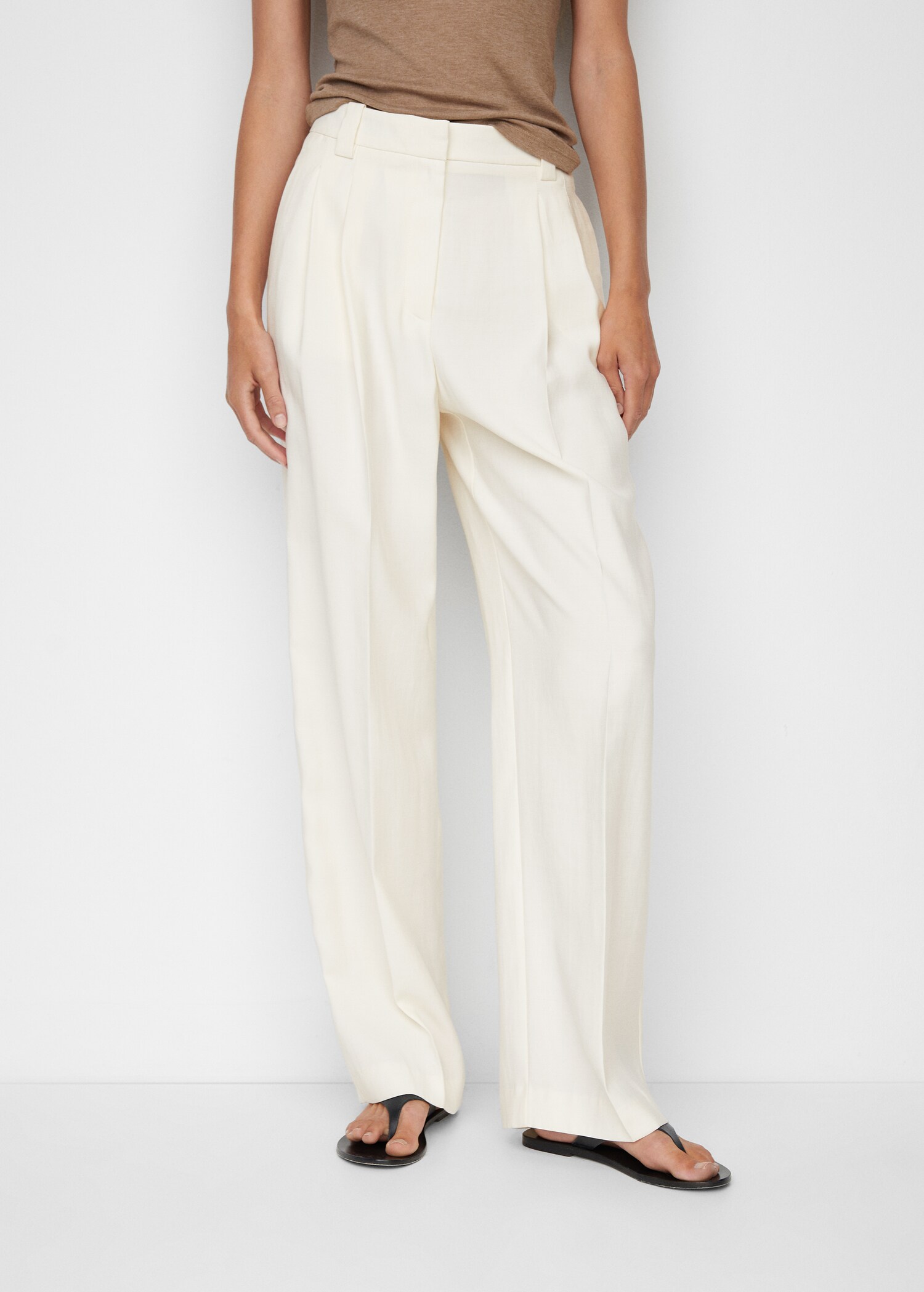 Wide leg pleated pants